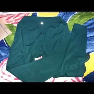 💃🏽SOLD💃🏽 Balance athletica leggings in Pine